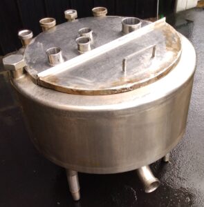 35 GALLON STAINLESS STEEL BALANCE TANK