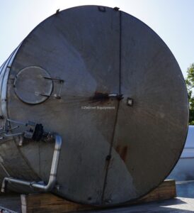 10,000 GALLON STAINLESS STEEL VERTICAL SINGLE SHELL STORAGE TANK