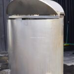 350 GALLON STAINLESS STEEL SINGLE SHELL TANK