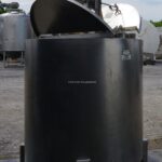 350 GALLON STAINLESS STEEL SINGLE SHELL TANK