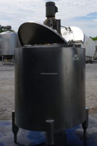 350 GALLON STAINLESS STEEL SINGLE SHELL TANK