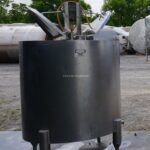 350 GALLON STAINLESS STEEL SINGLE SHELL TANK