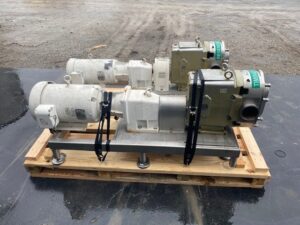WAUKESHA CHERRY-BURREL MODEL 220-U2 STAINLESS STEEL POSITIVE DISPLACEMENT PUMP