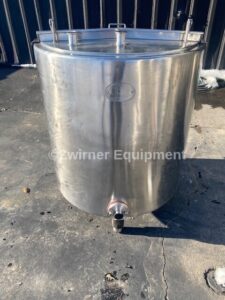 100 GALLON STAINLESS STEEL PARTIALLY CLOSED TOP, SLOPE BOTTOM, INSULATED MIX TANK