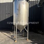600 GALLON STAINLESS STEEL VERTICAL FLAT BOLT-ON TOP CONE BOTTOM SINGLE SHELL TANK