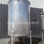 1,500 GALLON STAINLESS STEEL VERTICAL MIX TANK