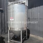 800 GALLON STAINLESS STEEL JACKETED VERTICAL TANK