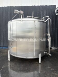 2,000 GALLON STAINLESS STEEL VERTICAL SINGLE SHELL MIX TANK