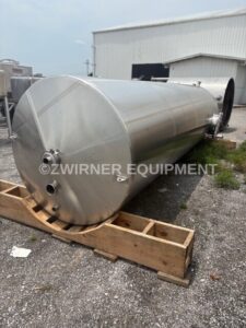 2,000 GALLON STAINLESS STEEL, DOME TOP, SLOPE BOTTOM SINGLE SHELL TANK
