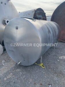 1,250 GALLON HORIZONTAL REFRIGERATED BULK FARM TANK