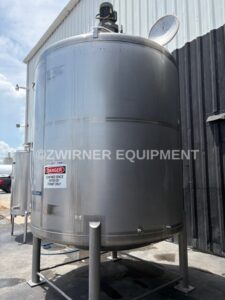 2,000 GALLON STAINLESS STEEL VERTICAL SINGLE SHELL TANK