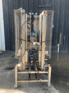 STAINLESS STEEL SINGLE LANE CASE STACKER